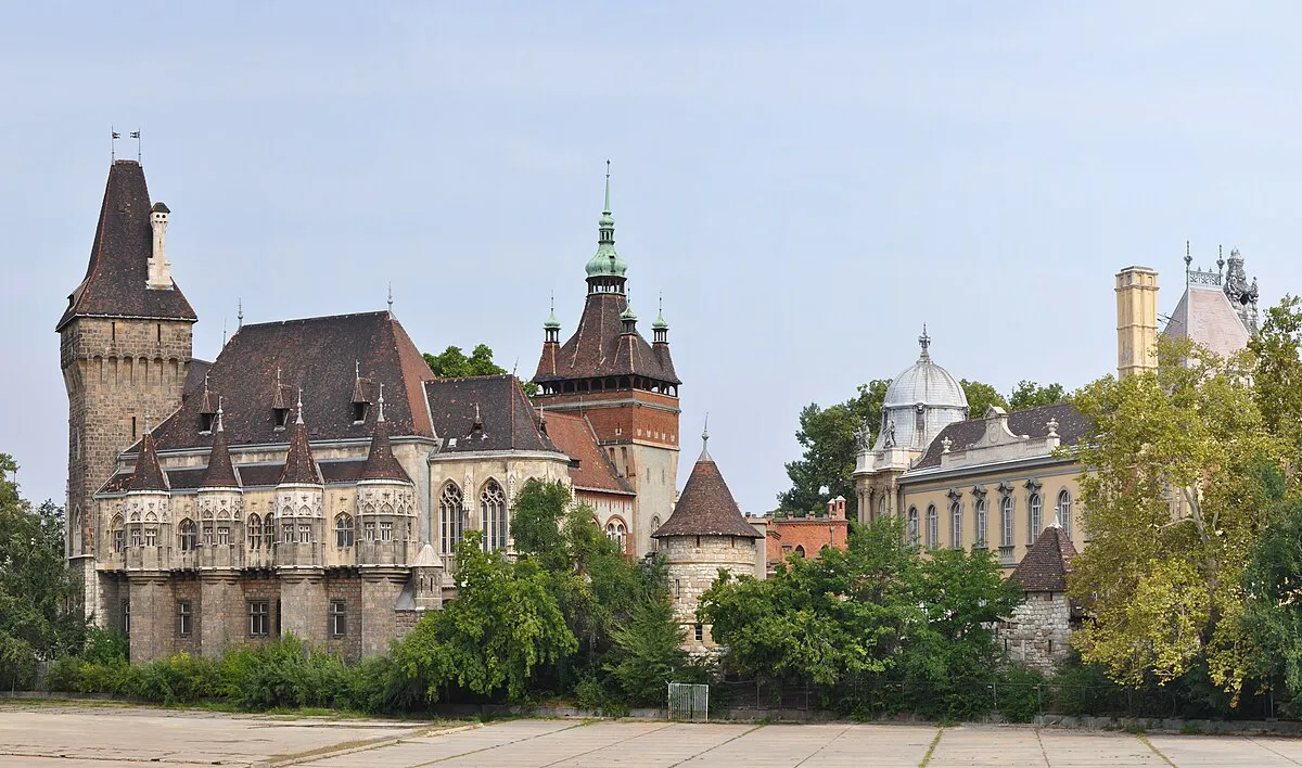Budapest Vajdahunyad Castle R02