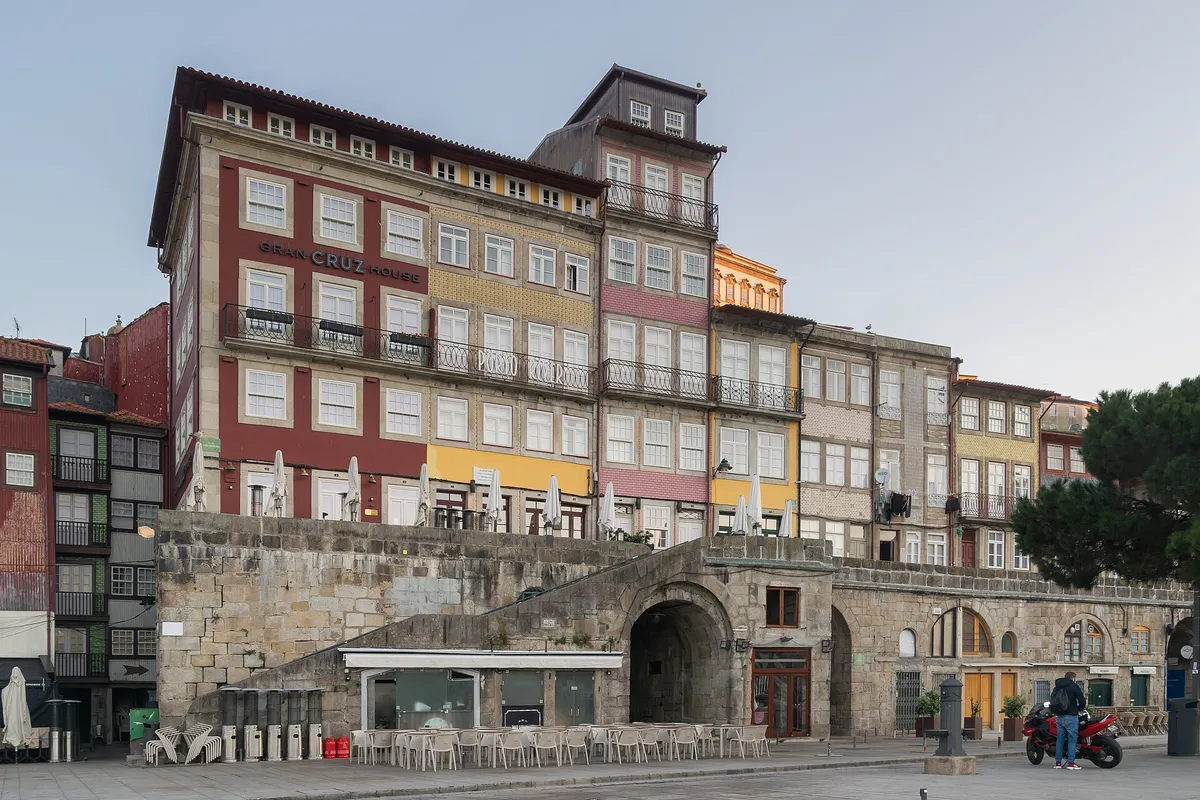 Cais da Ribeira in Porto (1)