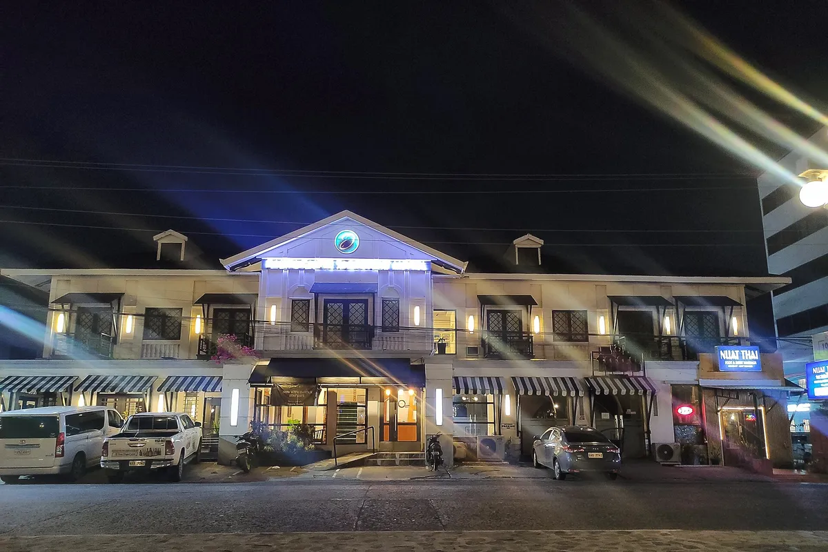 Welcoming Facade of Honeycomb Inn