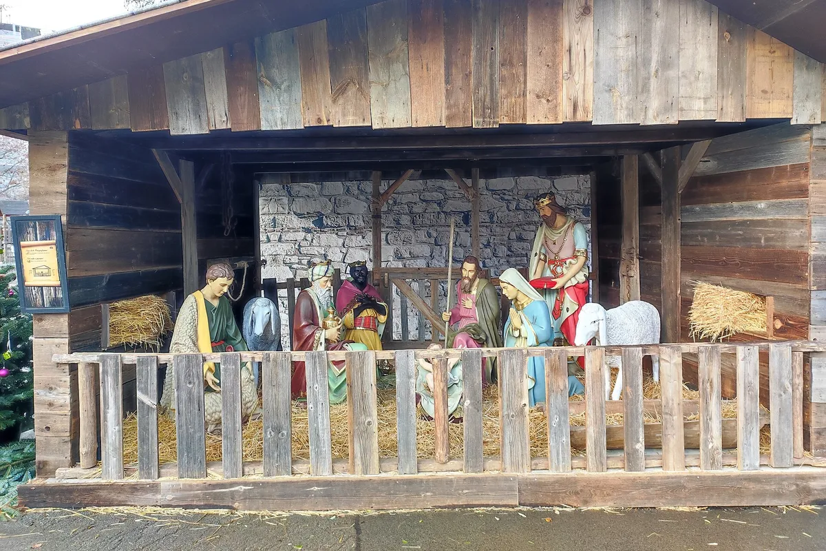 Wien, Weihnachtsmarkt am Rathausplatz 2022, Krippe