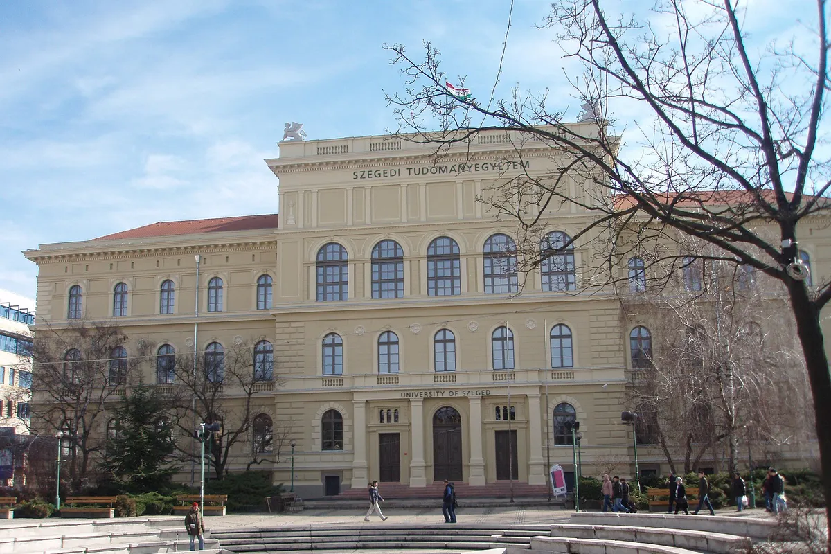 Dugonics Square 13, 2011-02-12 Szeged, Hungary - panoramio (6)
