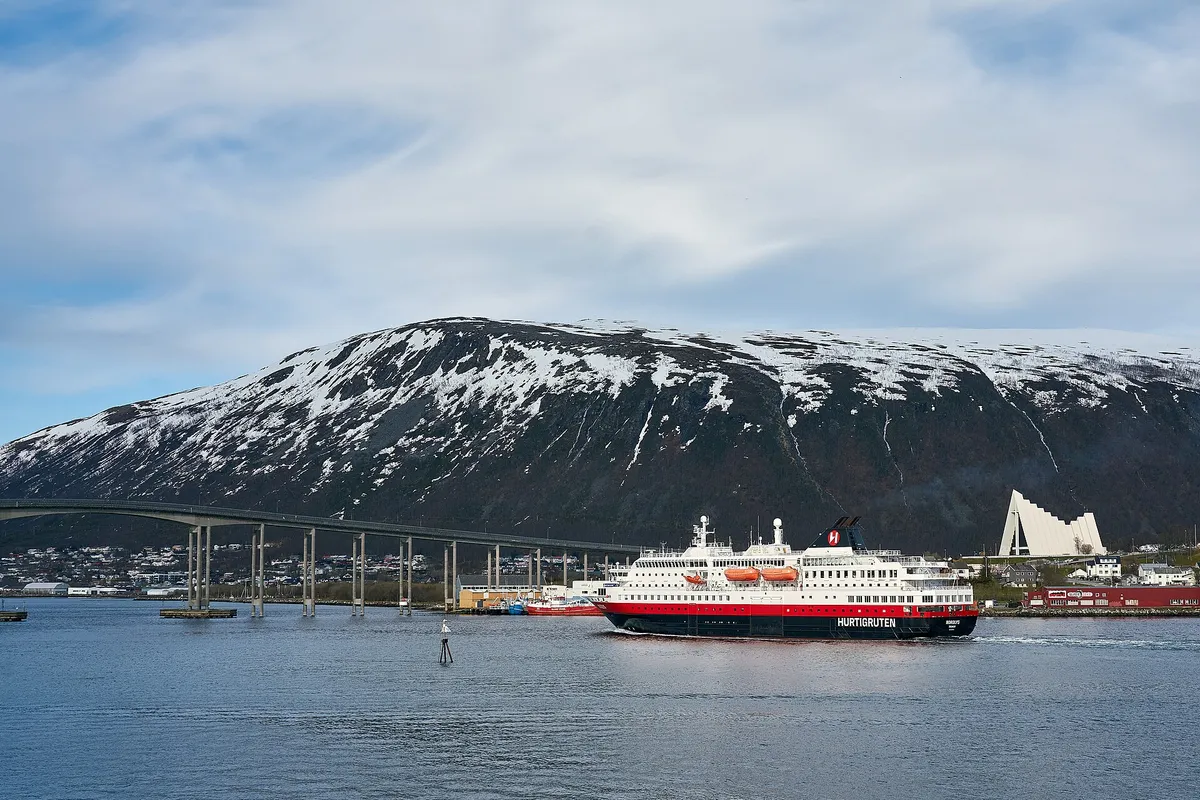 0511 Nordlys approaching Tromso Bridge - Tromso, Norway - V-P