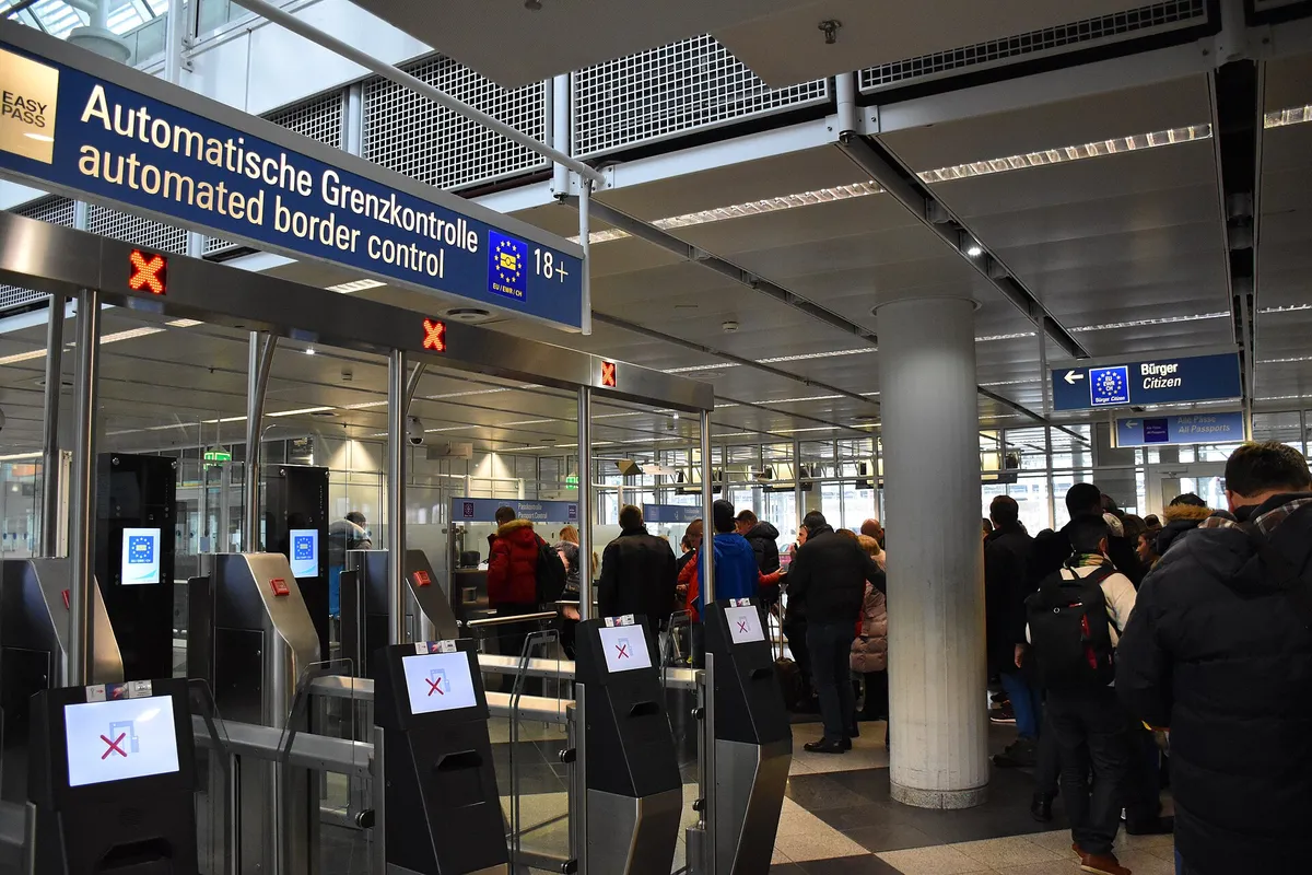 Munich Airport T1 L4 passport controls