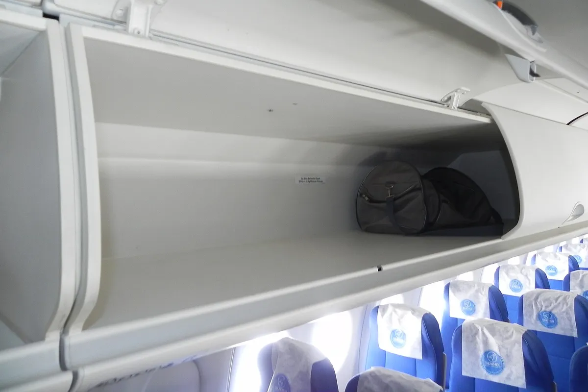 Overhead bins (6389156645)