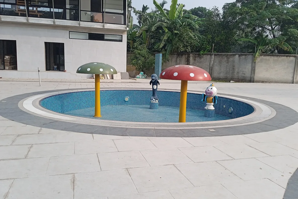 Swimming pool for kids at Dream Square Resort