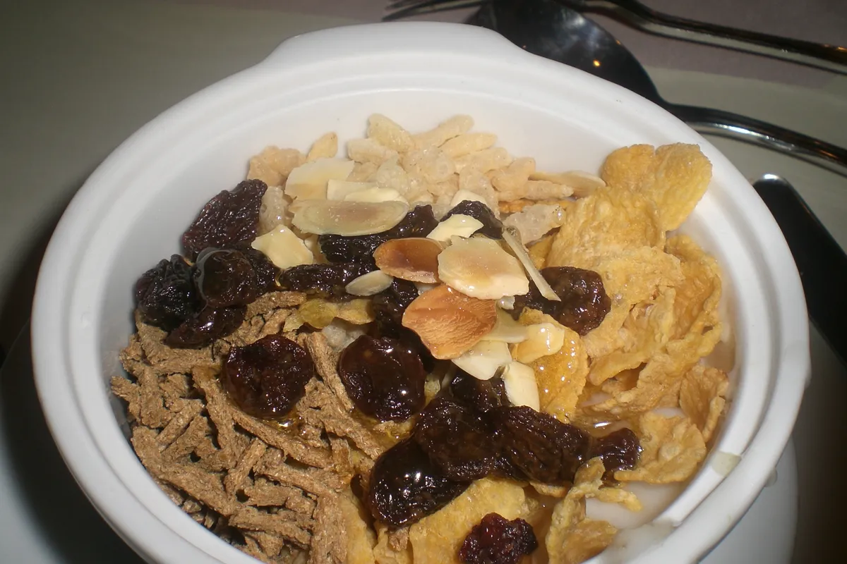 Macau Grandview Hotel Breakfast Buffet Grape Oatmeal