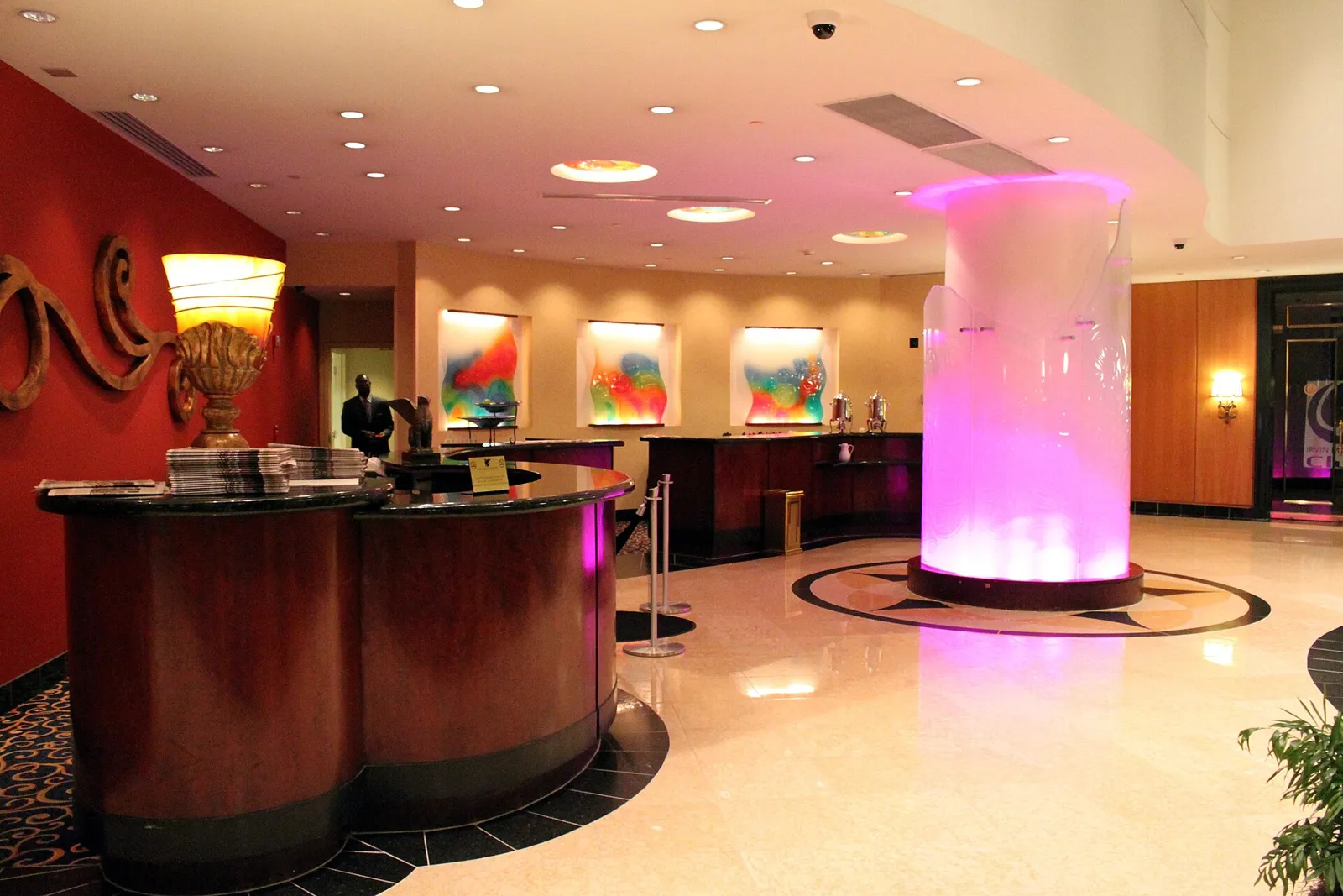 Hotelrezeption beim Check-in