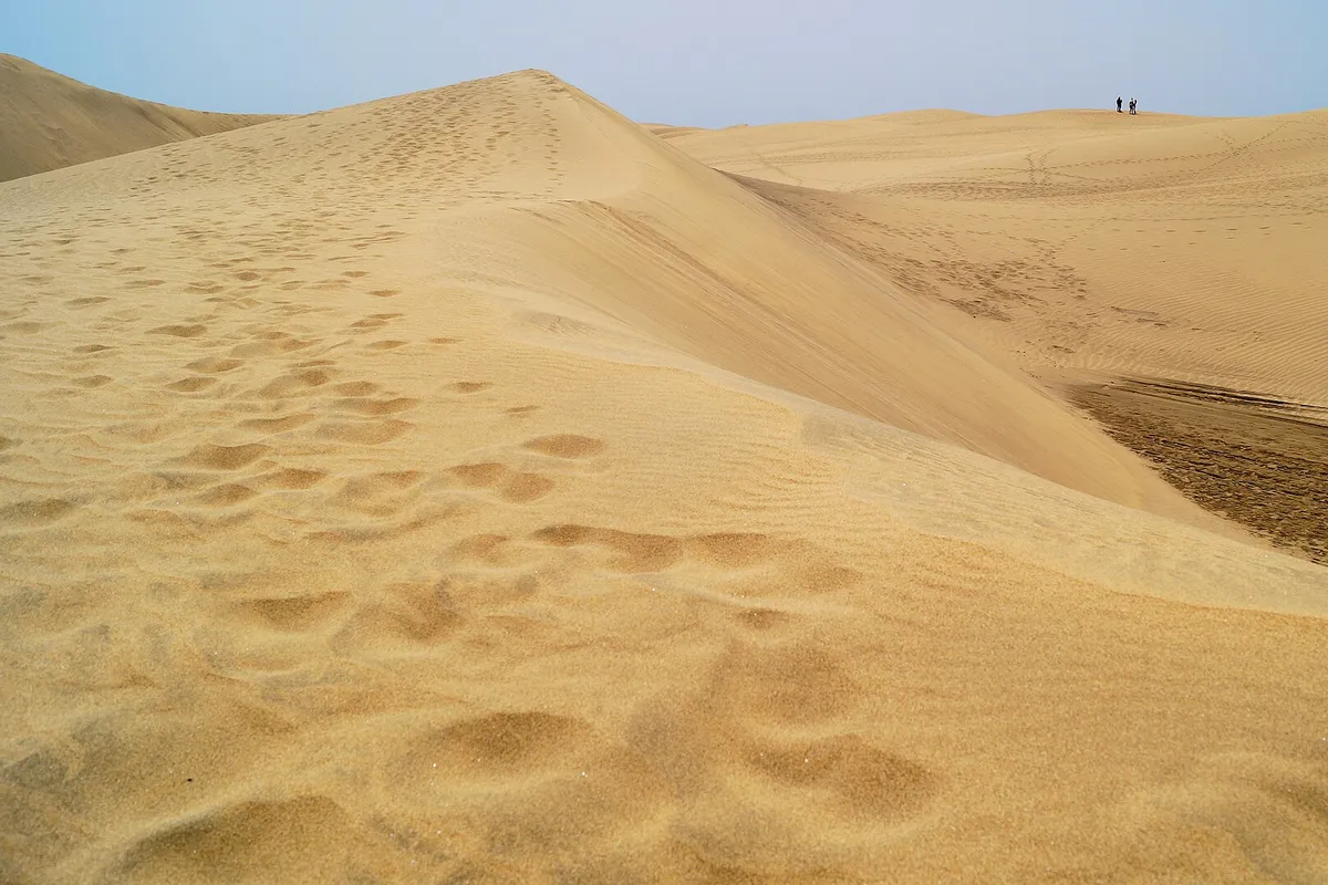 Winter sun in December: where it is actually warm and dry